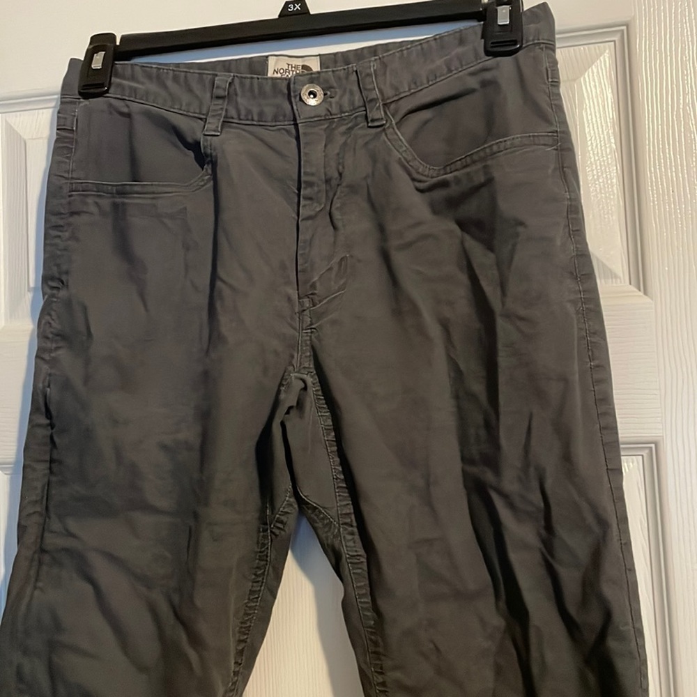 The North Face mens gray chinos pants size 31